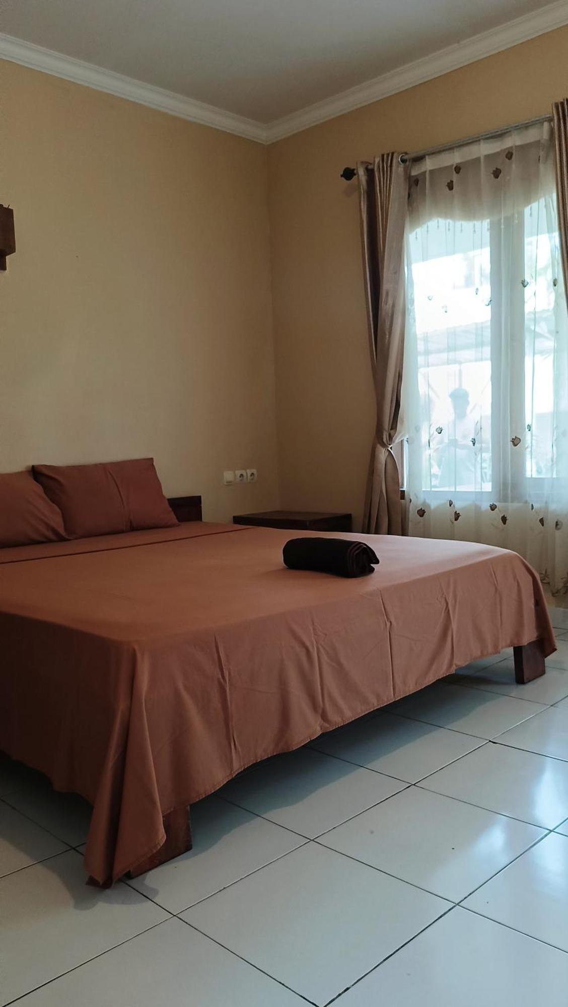 Tiga Spies Hostel Kuta  Exterior photo